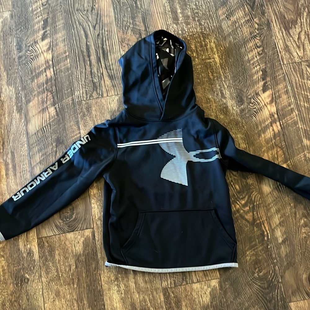 Boys under Armour, black hoodie size small